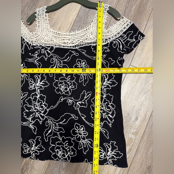 #14)  Lauren Michelle Black and cream Crochet Floral Blouse - Picture 3 of 4